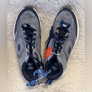 🆕 Dr. Scholl's Gray and Black Lace-Up Walking Sneakers